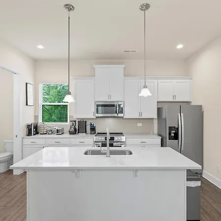 Holiday home Private Haven In Charlotte, 5mins Uptown, Fast Wi-fi