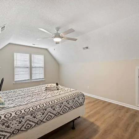 Holiday home 4br Cozy Retreat Charlotte