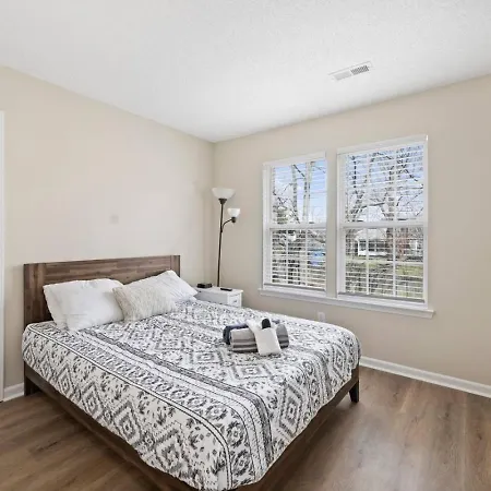 Holiday home 4br Cozy Retreat Charlotte