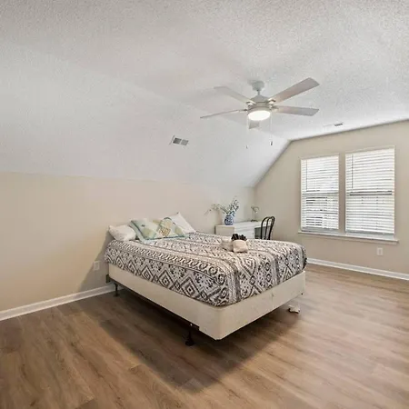 Holiday home 4br Cozy Retreat Charlotte