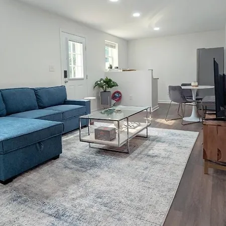 Garden Level Gem Of A 1br Suite! *