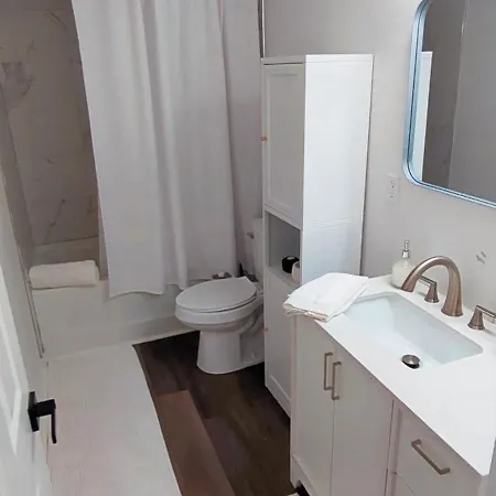 Garden Level Gem Of A 1br Suite! *