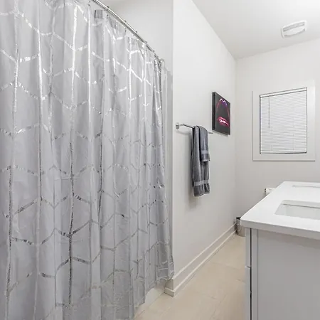 Holiday home Pooltable-15 Mins To Uptown & Dt-king Bed! Charlotte