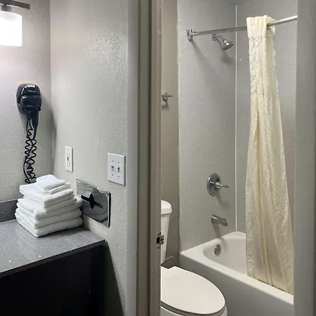 6 Charlotte, Nc - Airport South