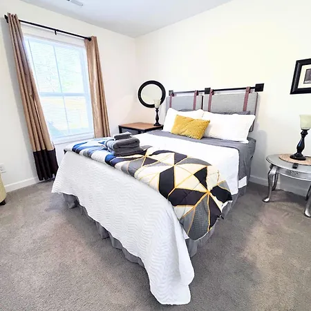 Holiday home Ranch Home! Near Uncc, Medieval, Pavilion & Uptown