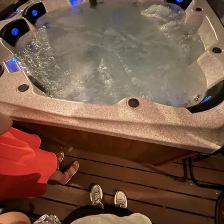 Holiday home Family House With Jacuzzi