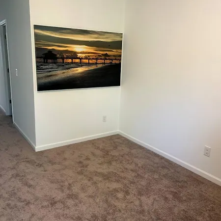 Modern 3 Bedroom Home And Family-Friendly * Charlotte