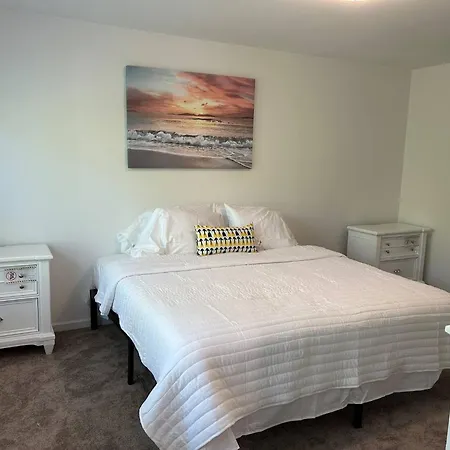 Modern 3 Bedroom Home And Family-Friendly * Charlotte