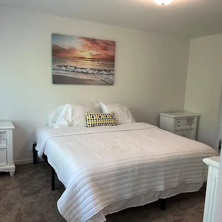 Holiday home Modern 3 Bedroom Home And Family-Friendly *