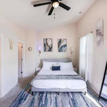 Holiday home Stylish 3br In Clt, Close To Downtown, Airport, Wfh & Parking & Family Friendly & Business Ready