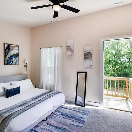 Holiday home Stylish 3br In Clt, Close To Downtown, Airport, Wfh & Parking & Family Friendly & Business Ready *