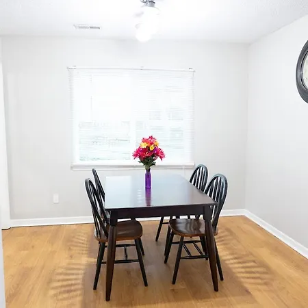 Mins To Hospital Carowinds, Stadium, Amp Ballantyne Holiday home *