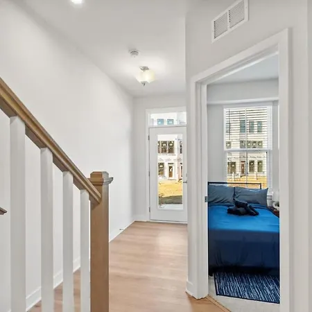 Luxurious King 3br Townhouse Mins To Uptown Clt! *
