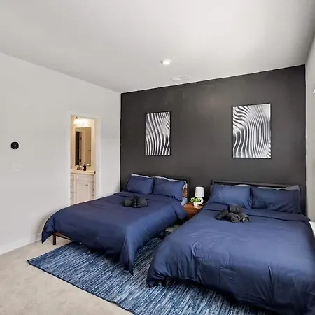 Luxurious King 3br Townhouse In Uptown Charlotte! Holiday home Charlotte
