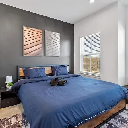 Luxurious King 3br Townhouse In Uptown Charlotte!