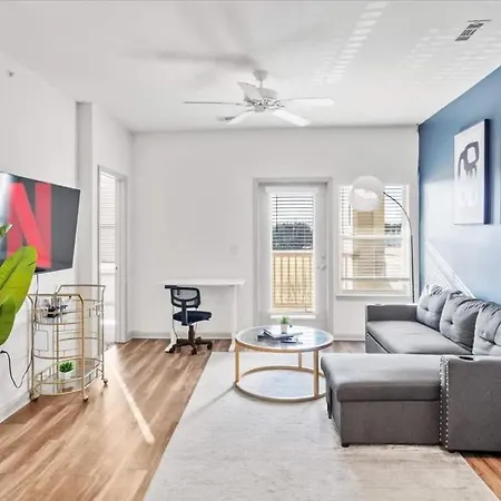 Upscale 2br King Mins To Uptown Apartment *