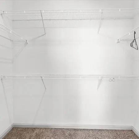 Upscale 2br King Mins To Uptown Apartment *