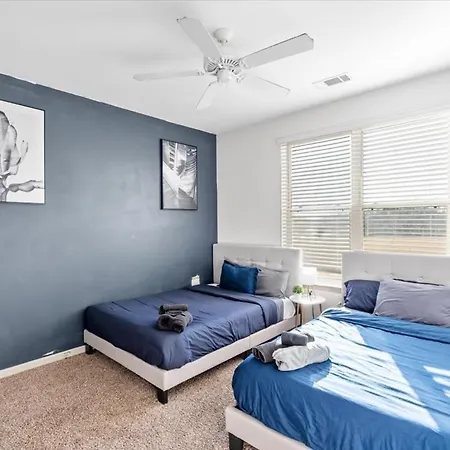 Upscale 2br King Mins To Uptown *