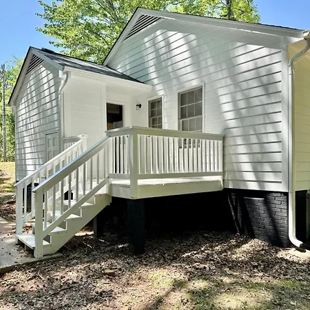 New! Special Rate For First Bookings! 2 Bedroom Holiday home *
