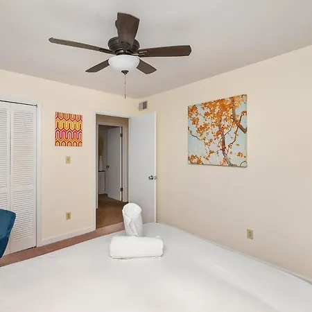 New! Special Intro Rate! Walkable, Fenced-in Yard *
