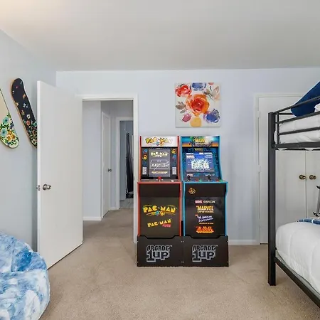 New! Special Rate For First Bookings! 2 Bedroom Holiday home Charlotte