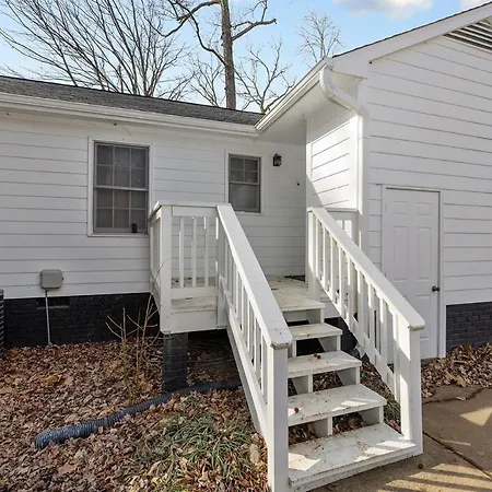 Holiday home New! Special Rate For First Bookings! 2 Bedroom Charlotte