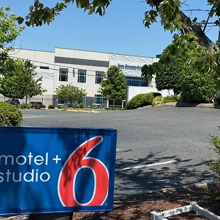 6 Charlotte, Nc - Airport South Hotel