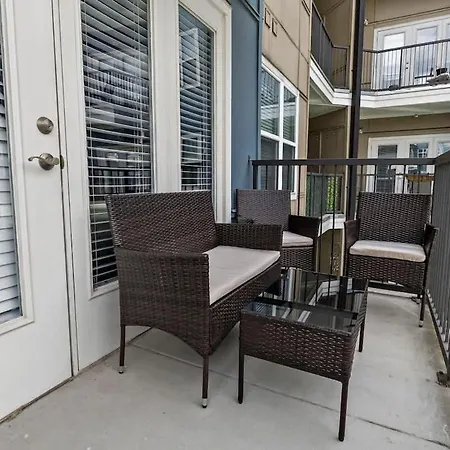 Beautiful 1bd - 5min Dt, Gym, Parking, W-d - Sleeps 6 Charlotte
