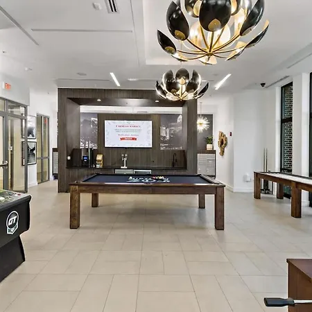 Luxe 1bd - 5 Min Dt, Gym, Parking, W-d - Sleeps 6 Charlotte