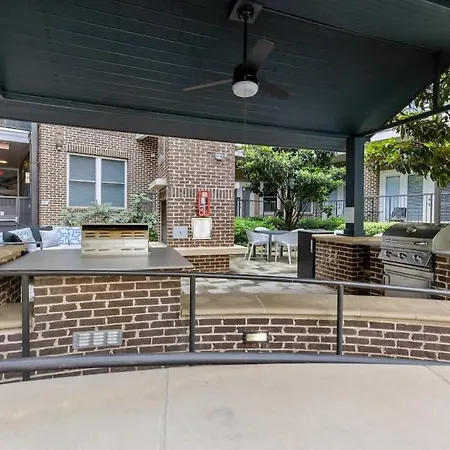 Luxe 1bd - 5 Min Dt, Gym, Parking, W-d - Sleeps 6 Apartment
