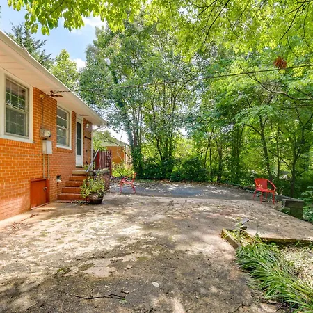 4 Mi To Downtown Charlotte Home With Yard Holiday home *