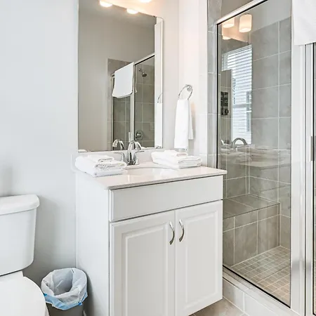 2 Mi To Uptown Charlotte: Townhome W/ Balconies! * Charlotte