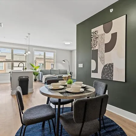 Luxurious King 2br In Waverly Charlotte! *