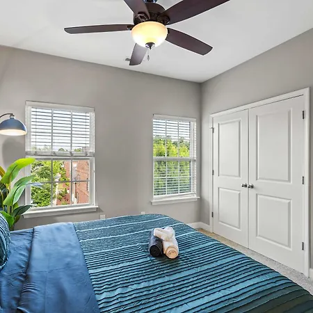 Upscale King 3br Townhouse In Pineville Charlotte