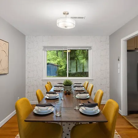 Movie & Arcade Games & Foosball - Cozy 4bd Charlotte