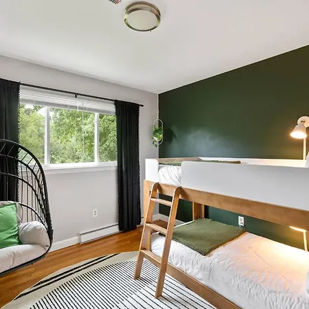 Movie & Arcade Games & Foosball - Cozy 4bd *