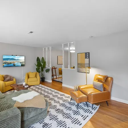 Movie & Arcade Games & Foosball - Cozy 4bd * Charlotte