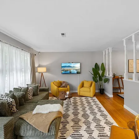 Movie & Arcade Games & Foosball - Cozy 4bd Holiday home Charlotte