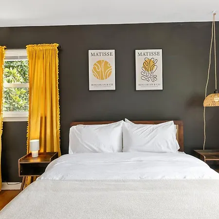 Movie & Arcade Games & Foosball - Cozy 4bd Charlotte