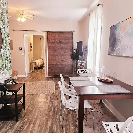 Cozy Noda Near Uptown Holiday home
