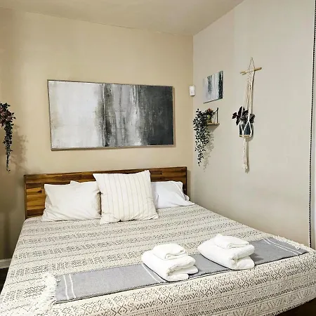 Cozy Noda Near Uptown Holiday home