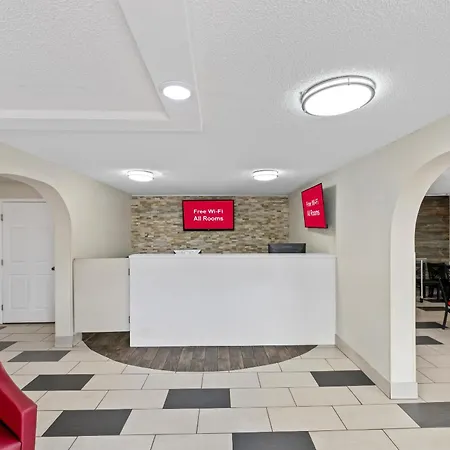 Red Roof - Airport Motel 2*