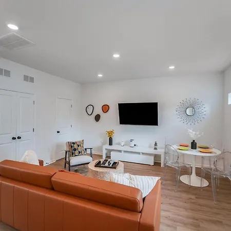 New Build - 3 Private Baths - Close To Uptown Holiday home Charlotte