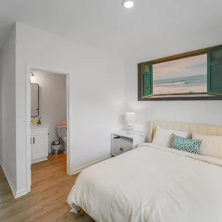 New Build - 3 Private Baths - Close To Uptown Holiday home *