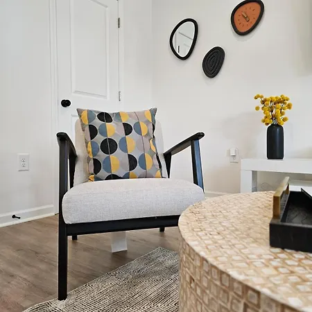Holiday home New Build - 3 Private Baths - Close To Uptown Charlotte