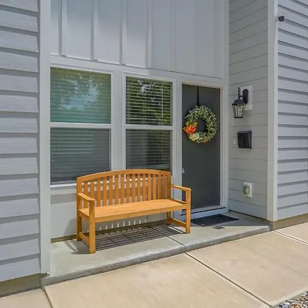 New Build - 3 Private Baths - Close To Uptown *