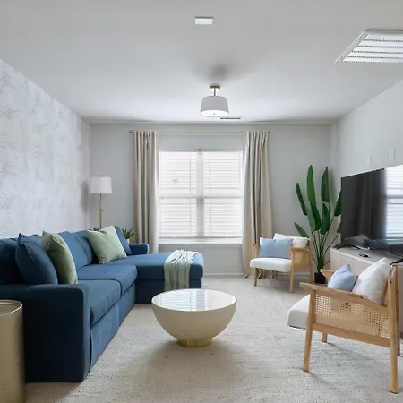 Palm House Luxury Retreat For Families And Corporate Holiday home Charlotte