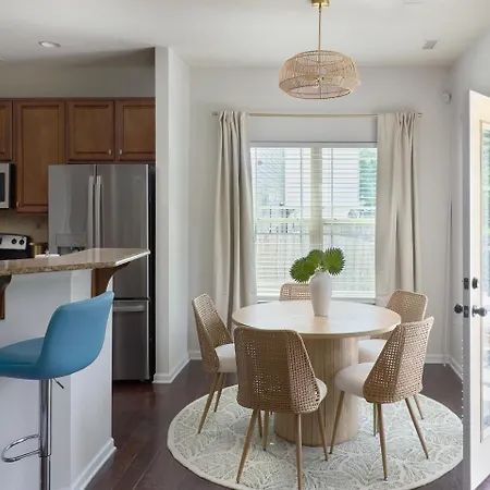 Holiday home Palm House Luxury Retreat For Families And Corporate Charlotte
