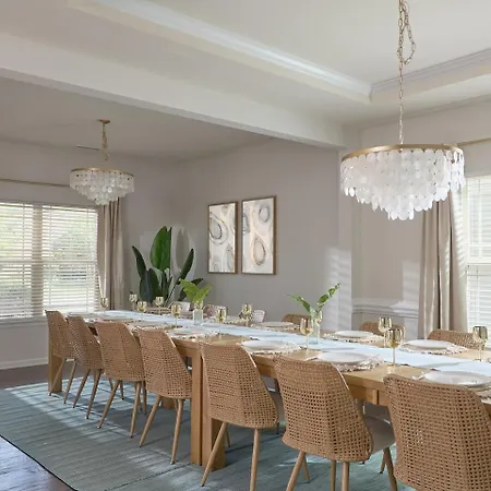 Palm House Luxury Retreat For Families And Corporate Holiday home *