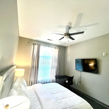 Uptown Modern 2br Apartment